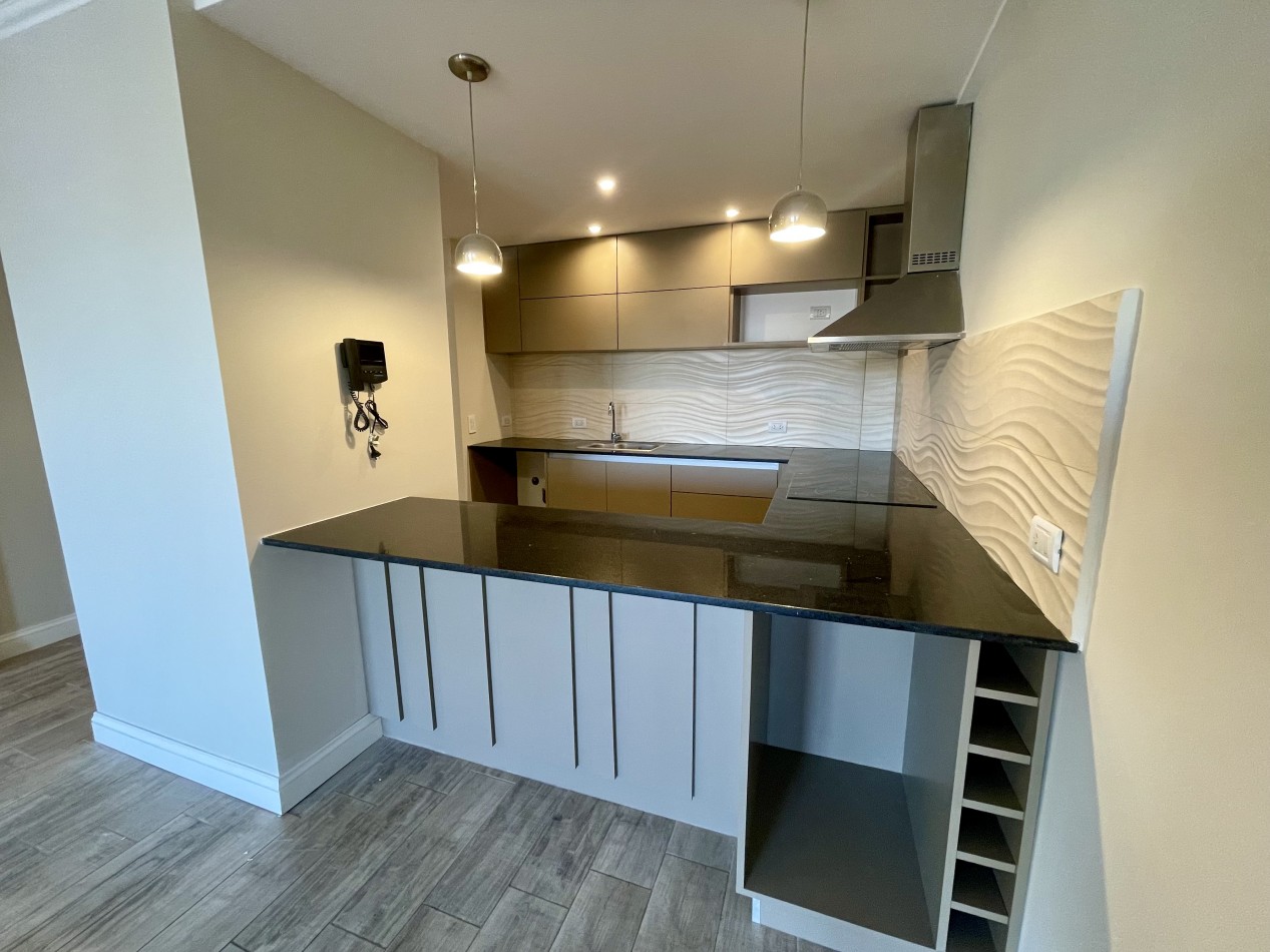 VENTA DEPARTAMENTO 3 AMB CON COCHERA - AVELLANEDA 2600