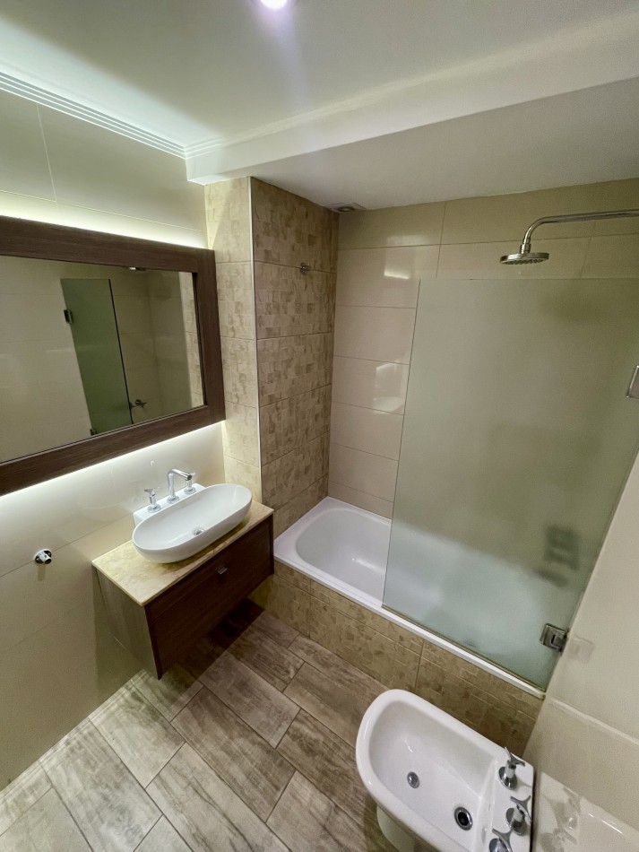 VENTA DEPARTAMENTO 3 AMB CON COCHERA - AVELLANEDA 2600