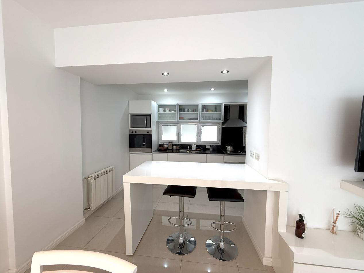 VENTA SEMIPISO 3 AMBIENTES - GASCON 60