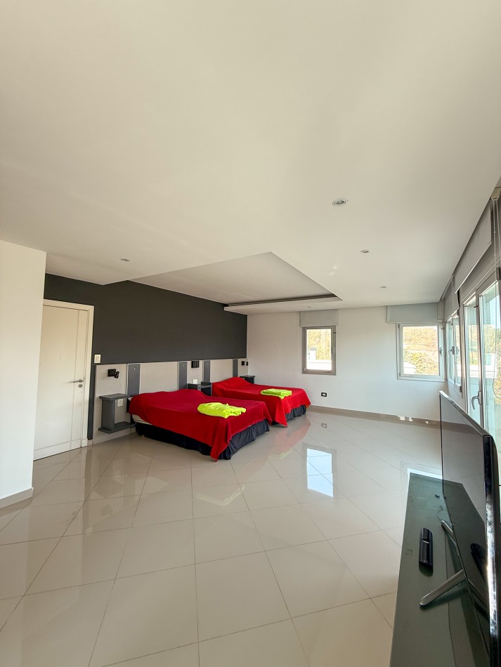 VENTA CASA 5 AMBIENTES - BARRIO PRIVADO RUMENCO LOS PINOS