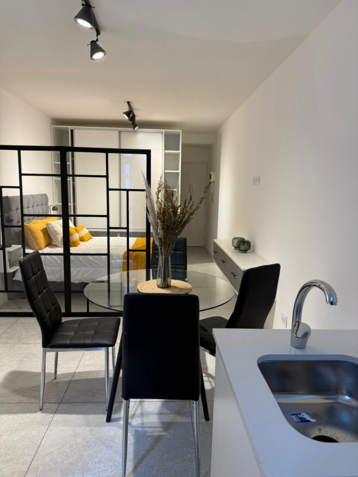 VENTA MONOAMBIENTE - COLON 2600