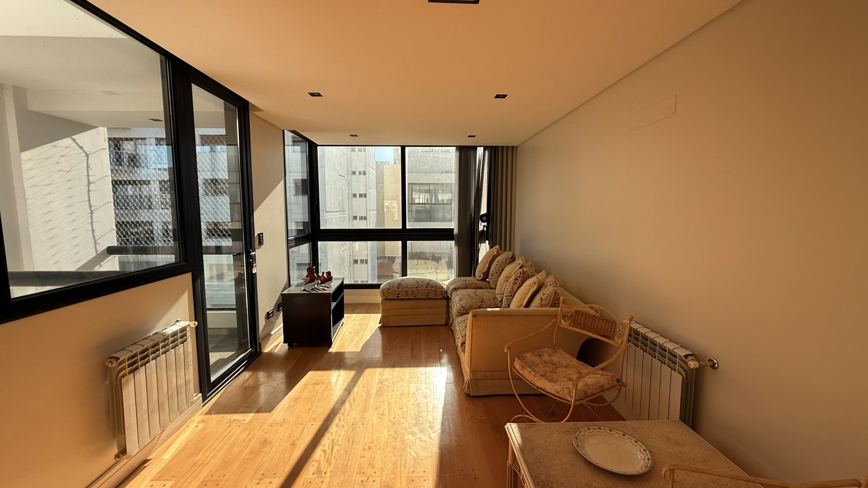 VENTA DEPARTAMENTO 2 AMB CON COCHERA- HIPOLITO YRIGOYEN 1600 