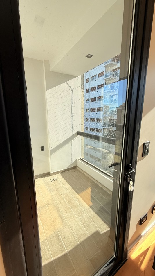 VENTA DEPARTAMENTO 2 AMB CON COCHERA- HIPOLITO YRIGOYEN 1600 