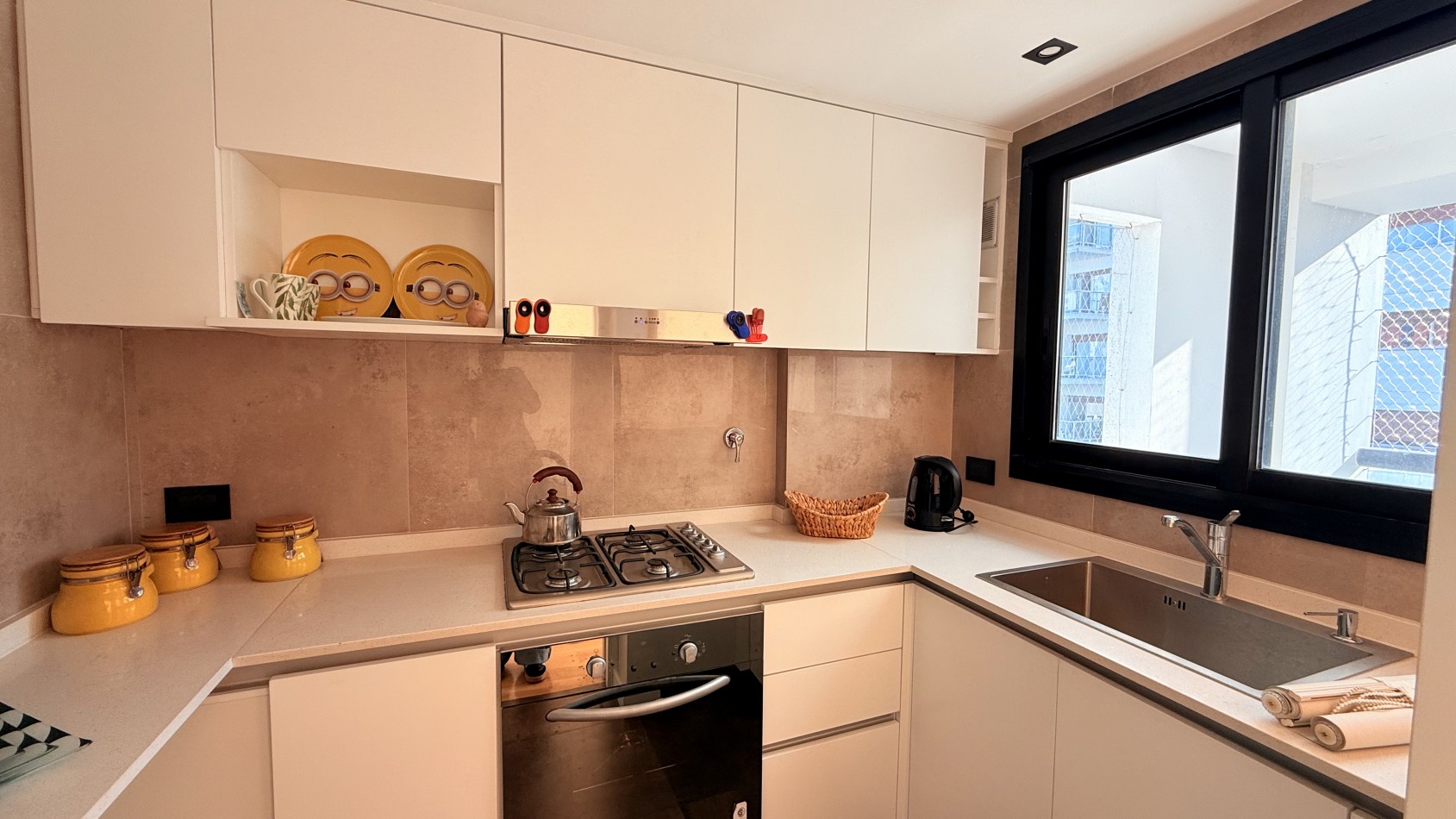 VENTA DEPARTAMENTO 2 AMB CON COCHERA- HIPOLITO YRIGOYEN 1600 