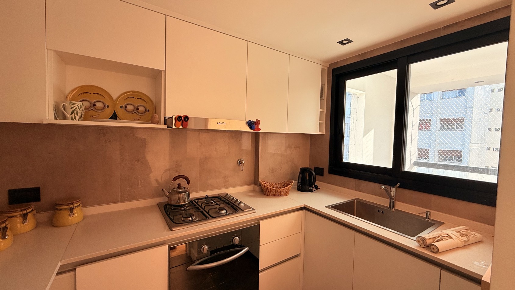 VENTA DEPARTAMENTO 2 AMB CON COCHERA- HIPOLITO YRIGOYEN 1600 