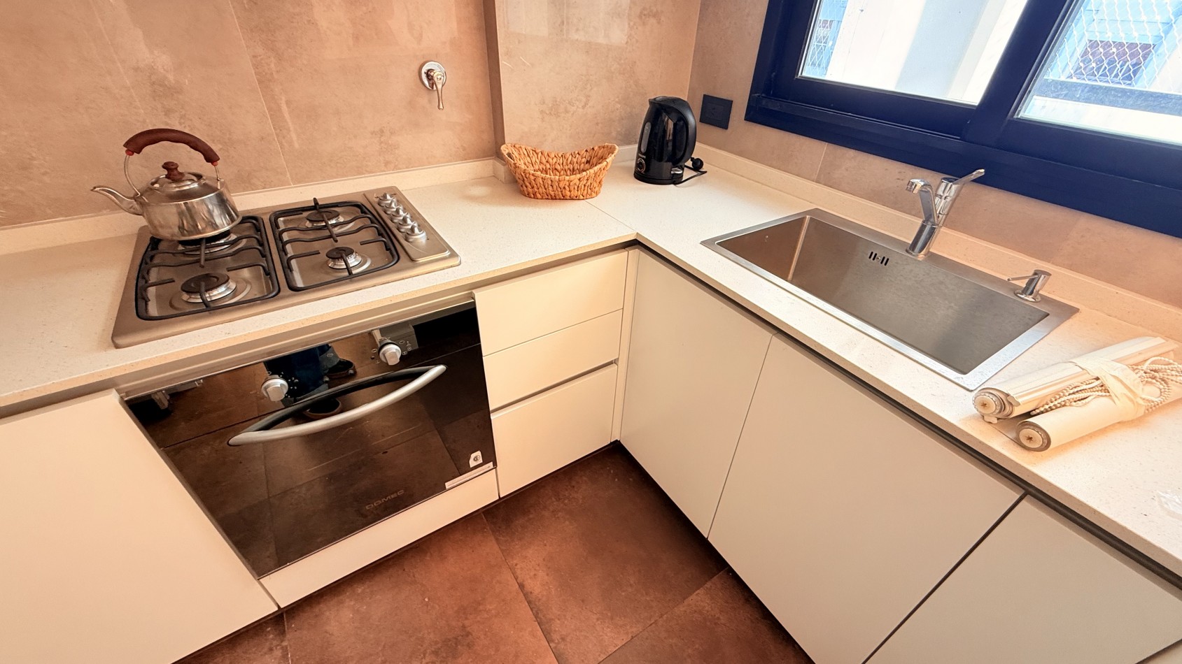 VENTA DEPARTAMENTO 2 AMB CON COCHERA- HIPOLITO YRIGOYEN 1600 