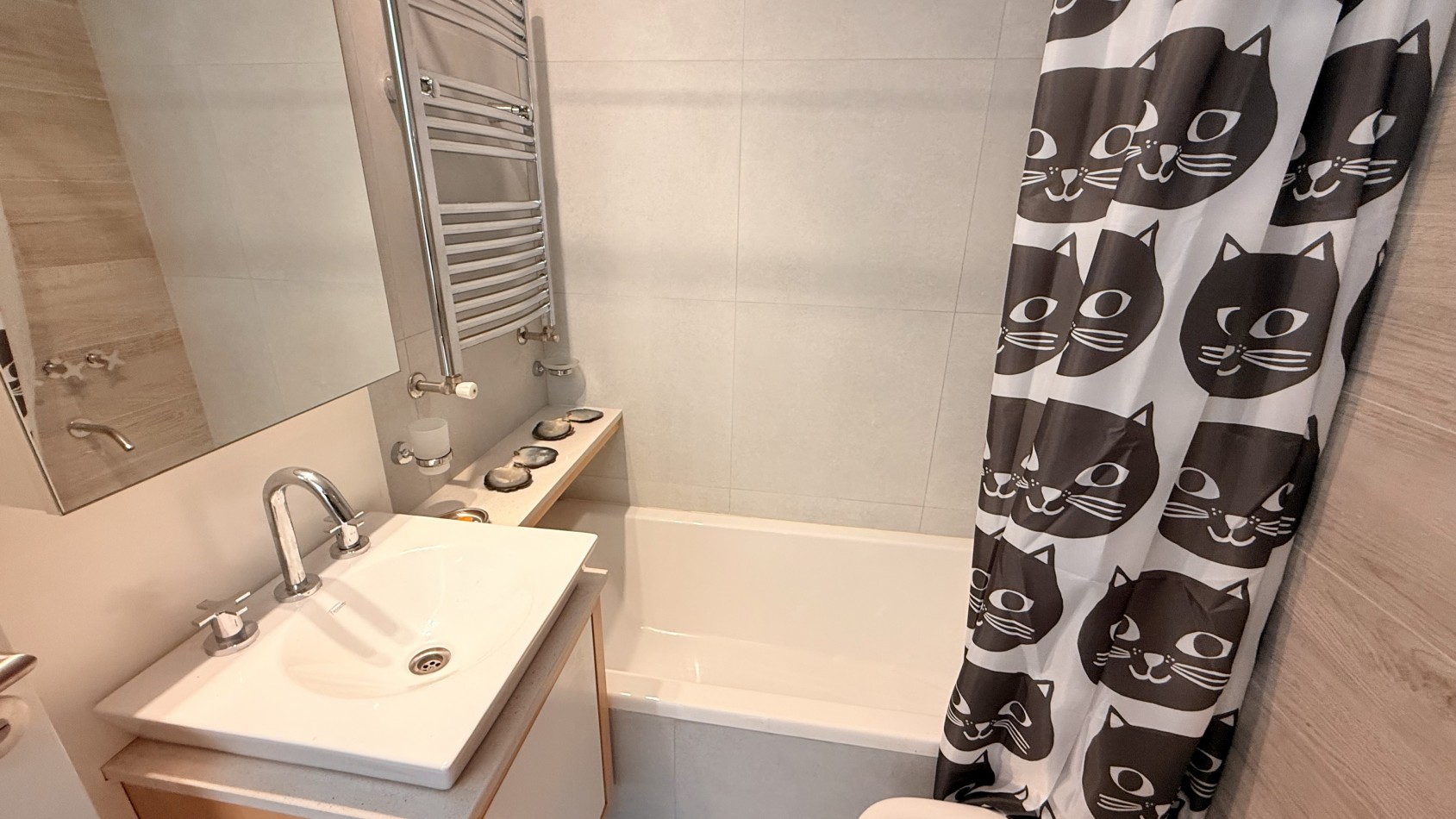VENTA DEPARTAMENTO 2 AMB CON COCHERA- HIPOLITO YRIGOYEN 1600 