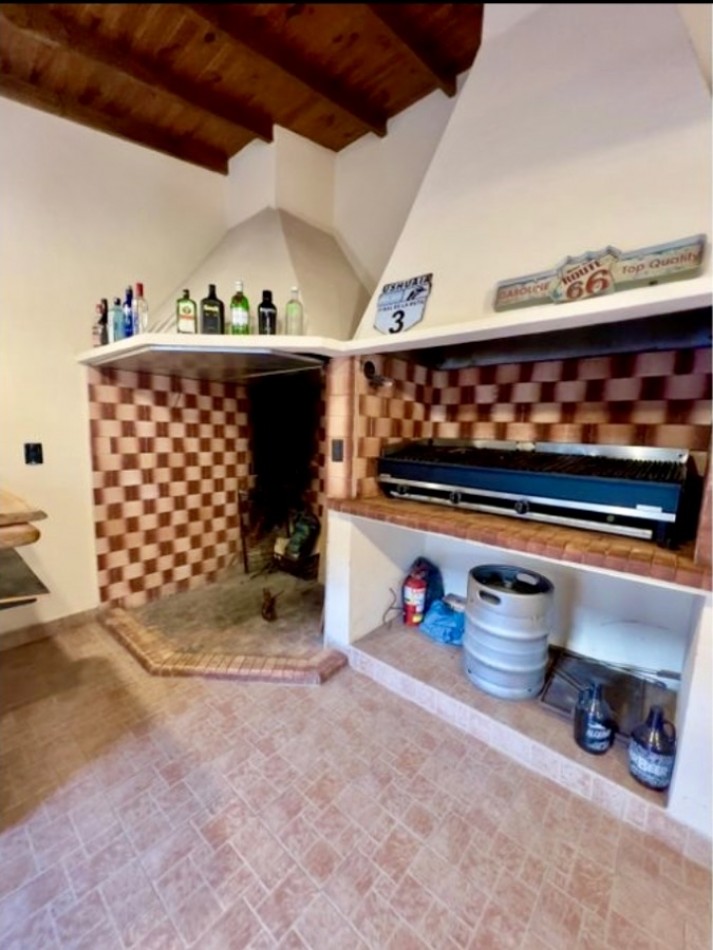 Excelente chalet en venta en Los Pinares