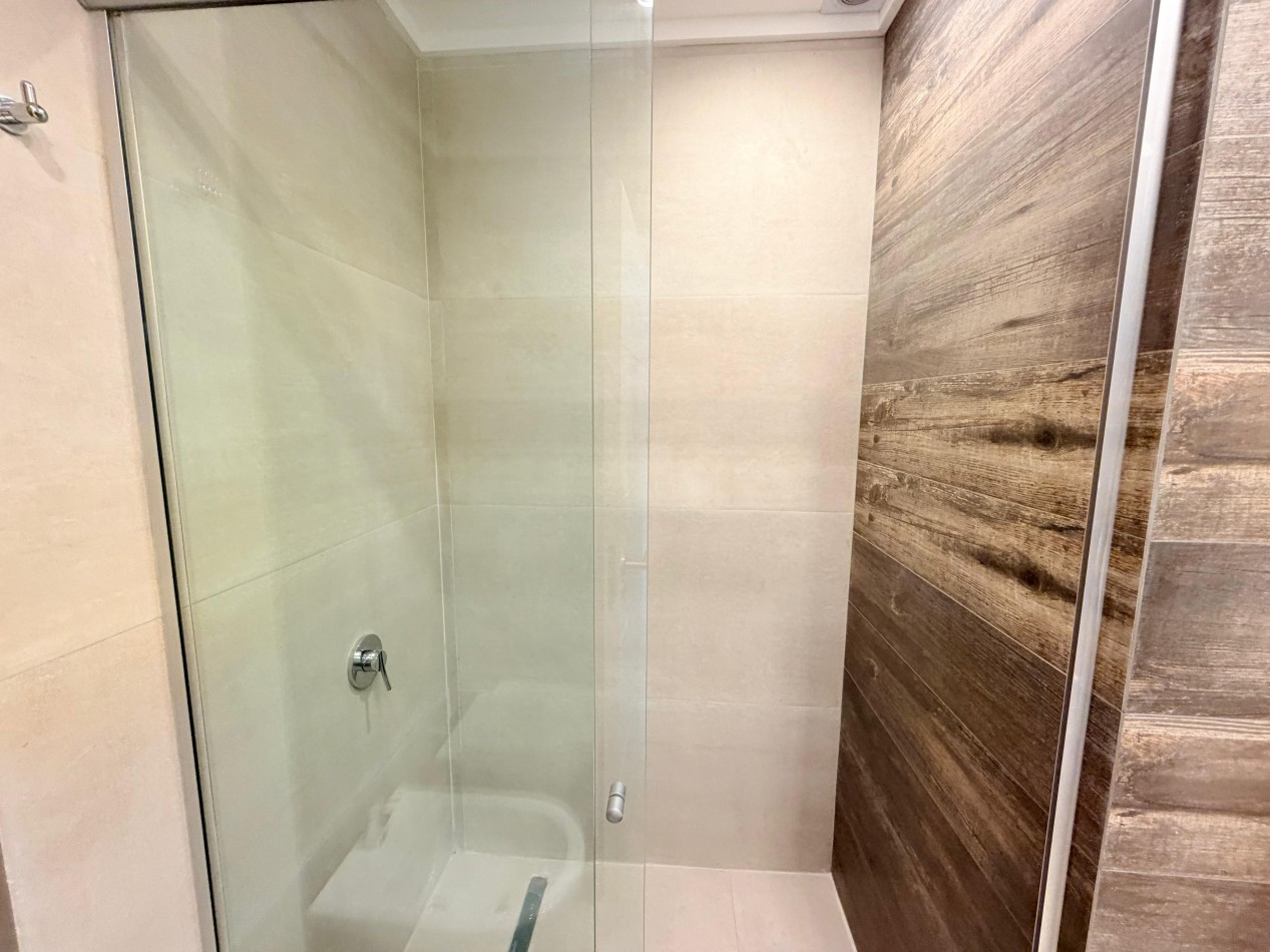 VENTA PISO 4 AMB CON TERRAZA PROPIA - LAS HERAS 3200