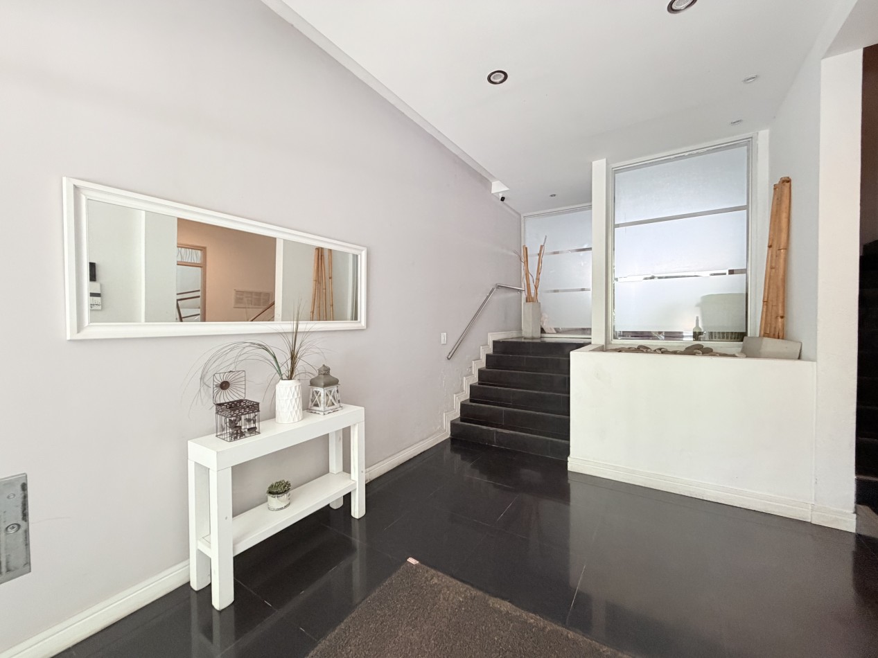 VENTA SEMIPISO 3 AMBIENTES - CATAMARCA 2300 