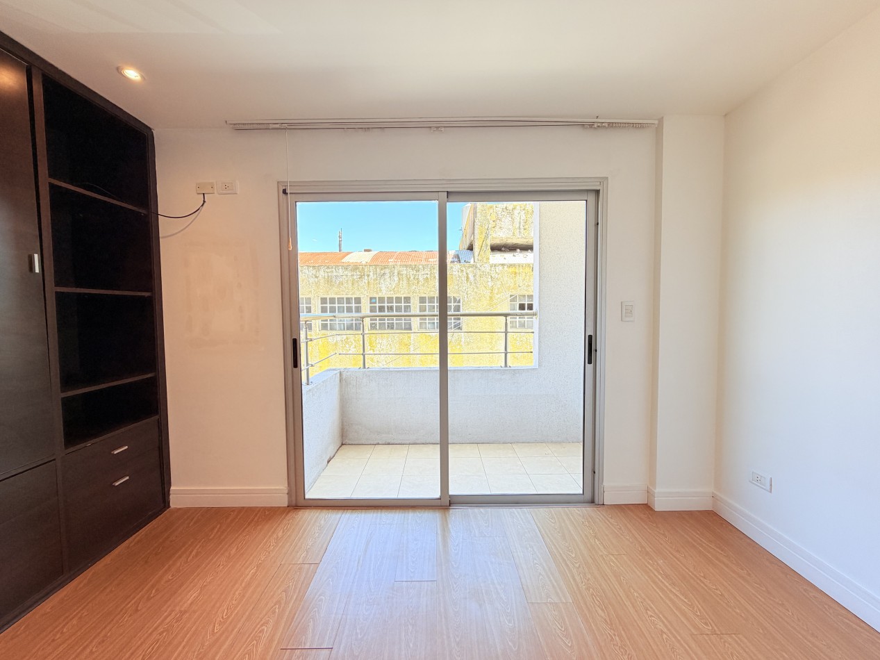 VENTA SEMIPISO 3 AMBIENTES - CATAMARCA 2300 