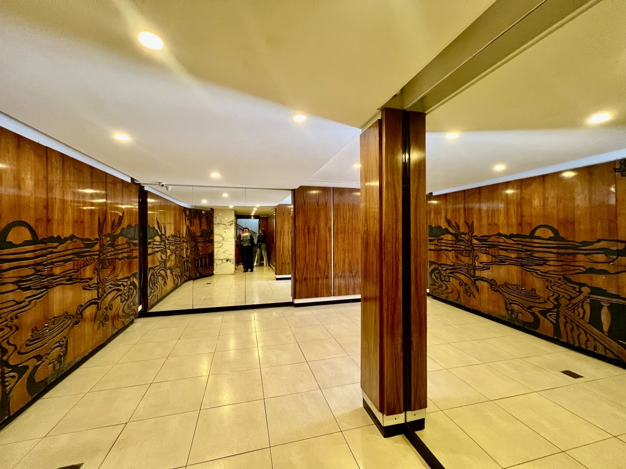 APTO CREDITO. 2 AMBIENTES EN MACROCENTRO SUPER LUMINOSO