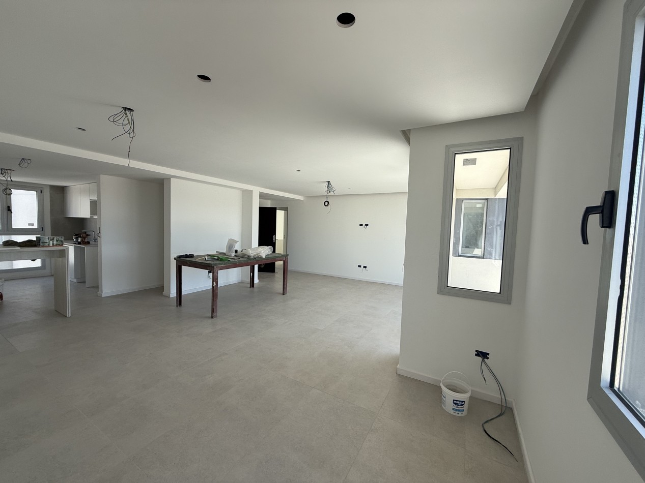 Semipiso moderno de 3 ambientes a metros del mar - Zona Norte | 106 m²