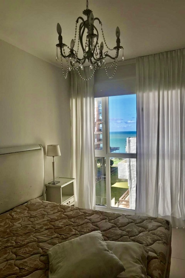 Playa Grande - 2 ambientes con cochera y equipado- Impecable