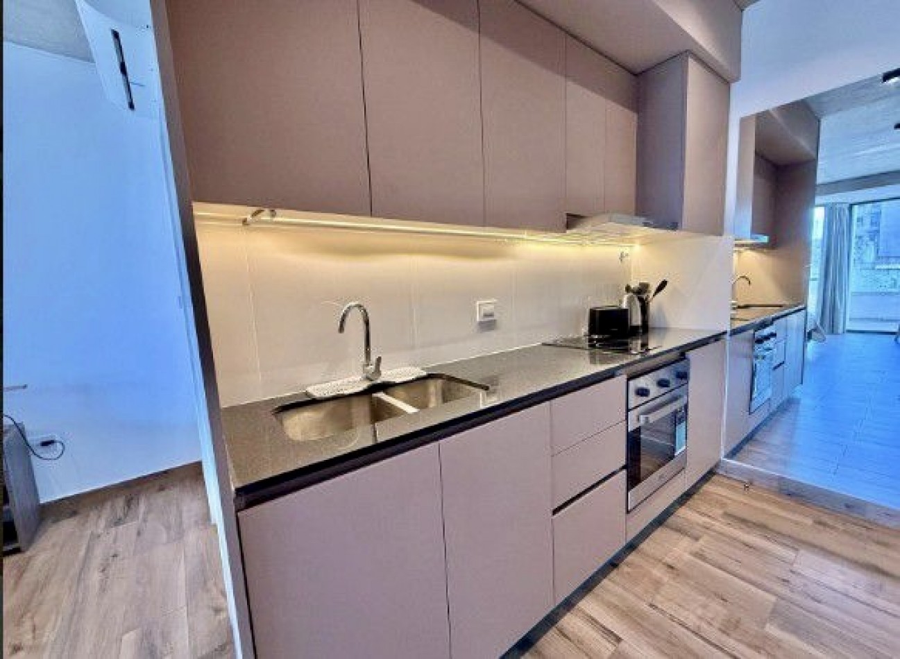 Monoambiente a estrenar. Zona Aldrey. Cochera opcional