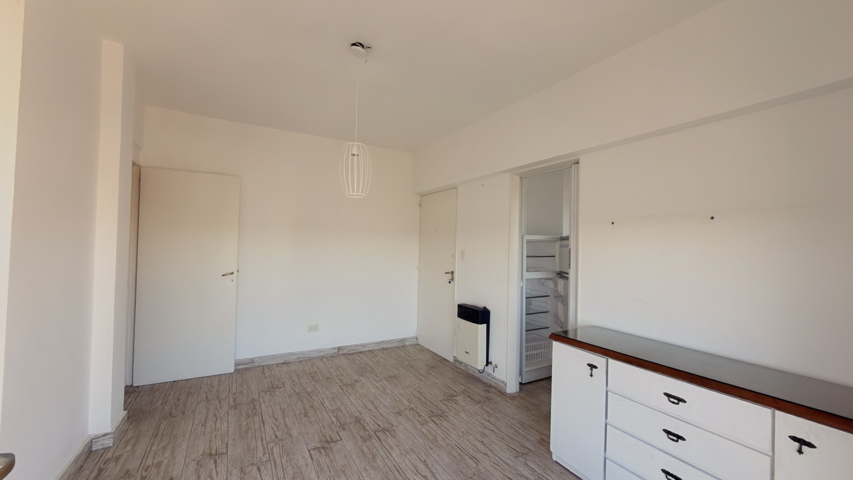 Departamento 4 ambientes en pleno centro - Piso alto con vista abierta