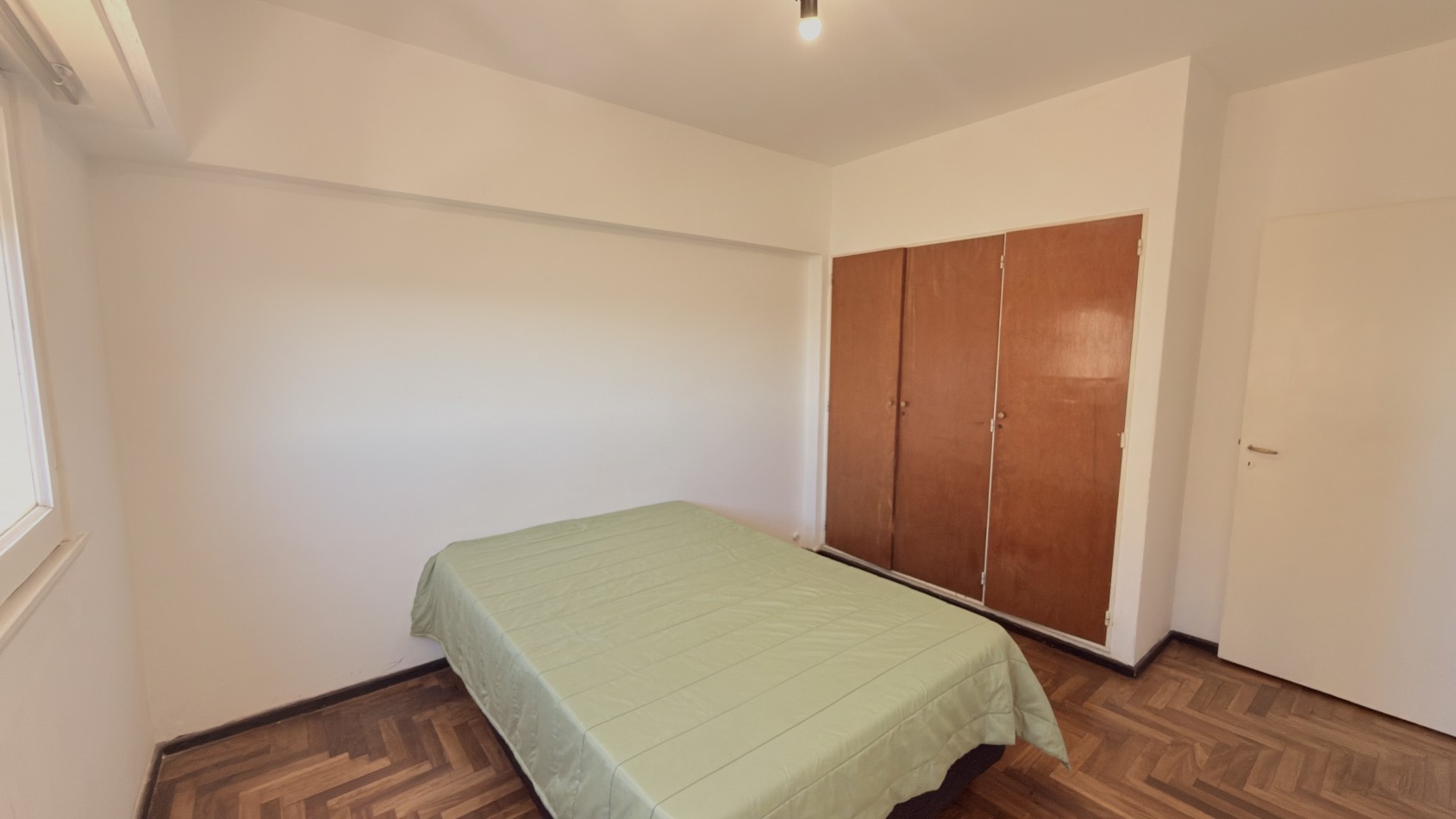 Departamento 4 ambientes en pleno centro - Piso alto con vista abierta