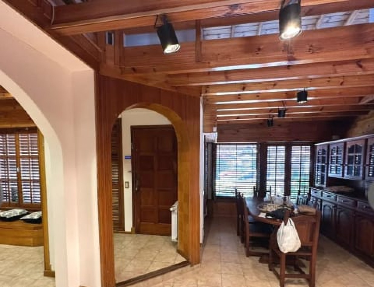 Casa en alquiler en Los Troncos - Roca al 800