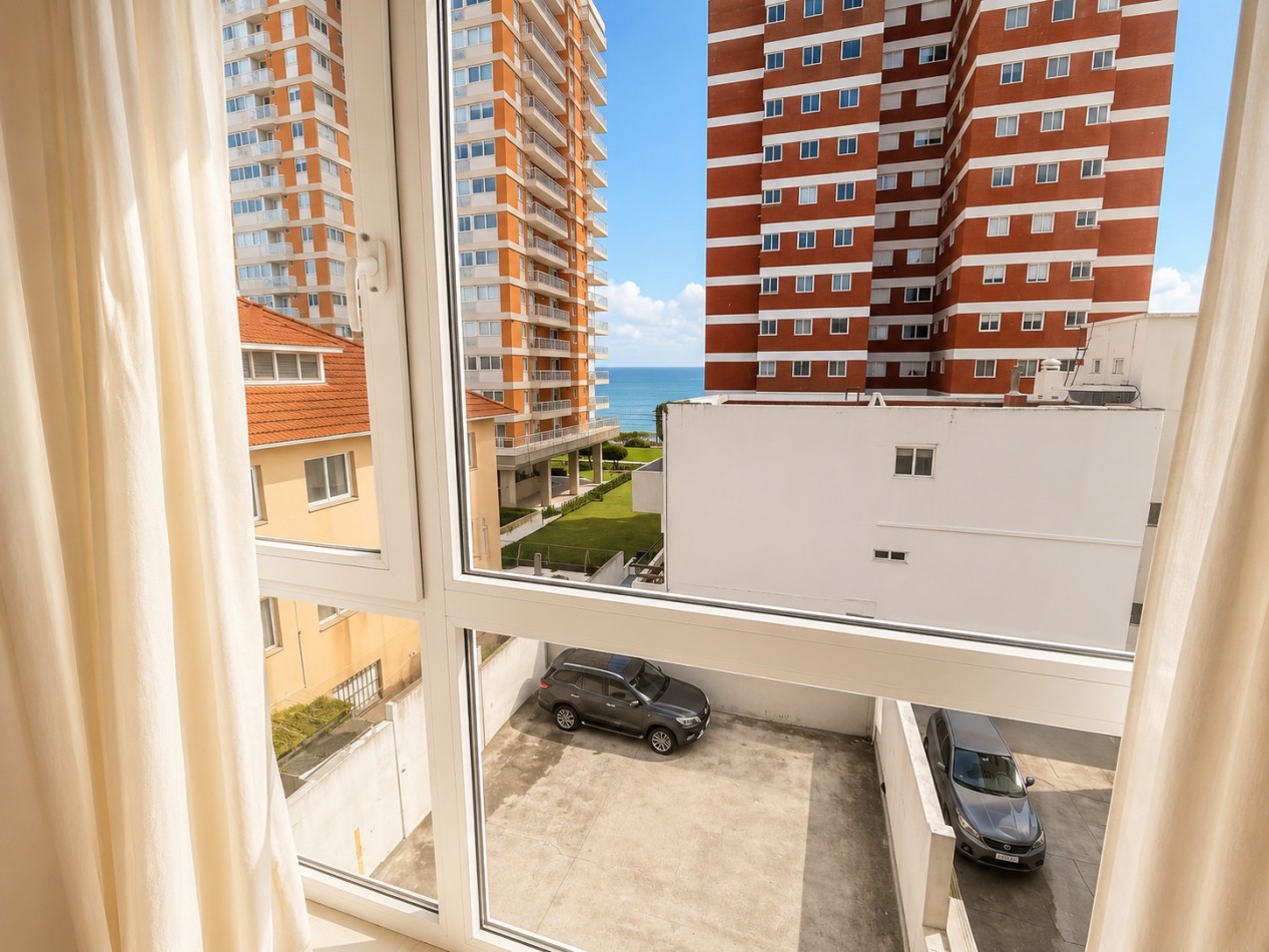 Playa Grande - 2 ambientes con cochera y equipado- Impecable