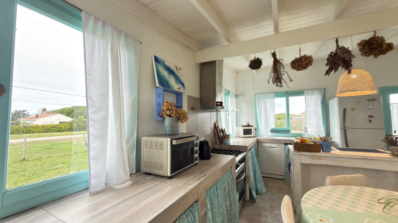 Casa Estilo Campo de 3 ambientes con amplio parque en San Eduardo del Mar
