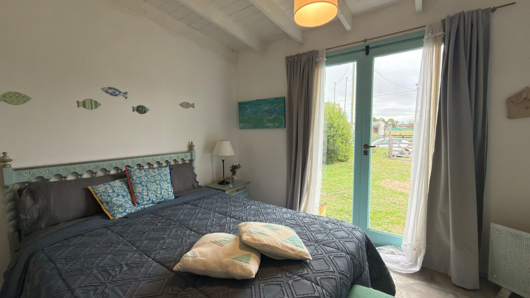 Casa Estilo Campo de 3 ambientes con amplio parque en San Eduardo del Mar