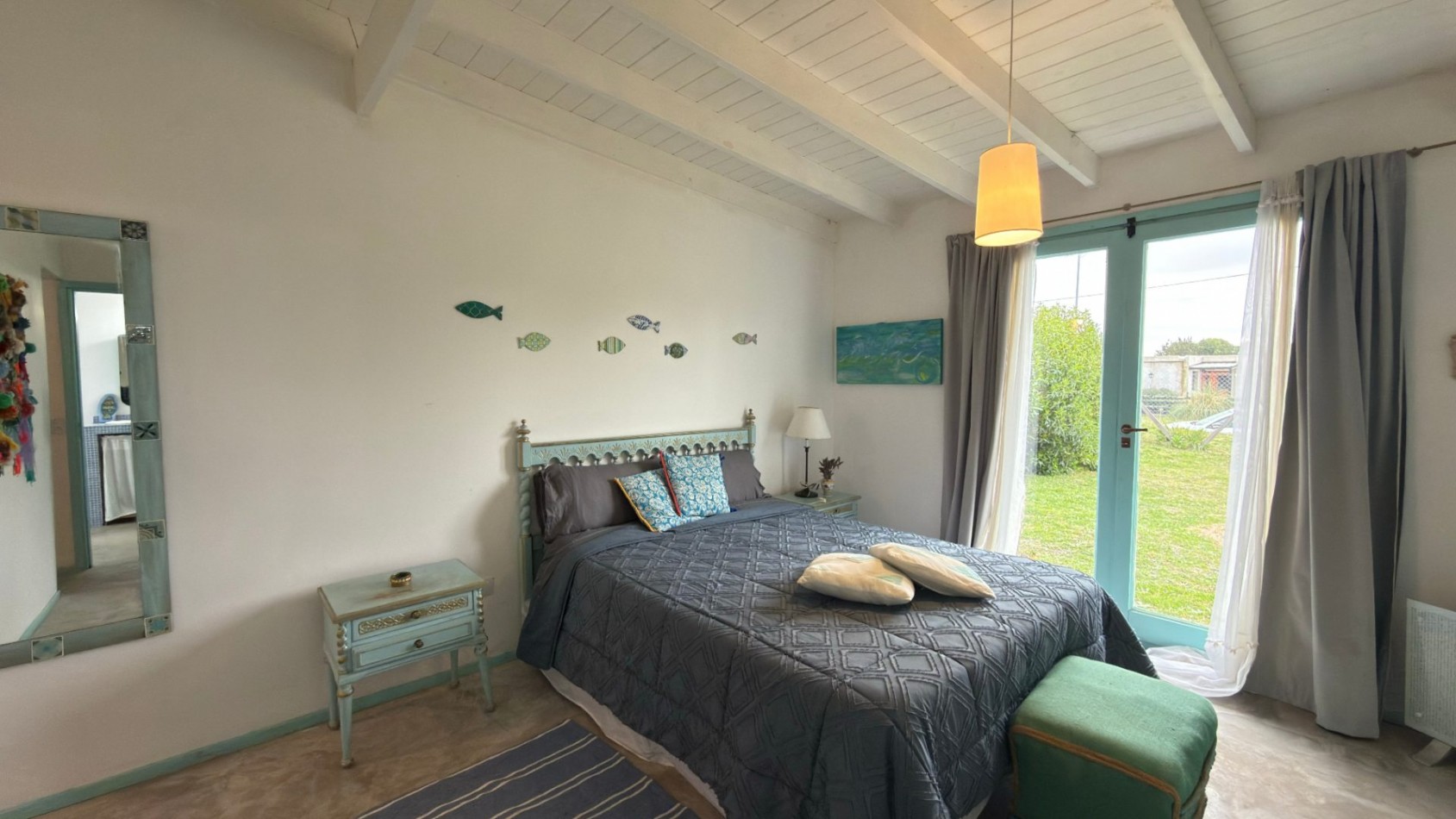 Casa Estilo Campo de 3 ambientes con amplio parque en San Eduardo del Mar