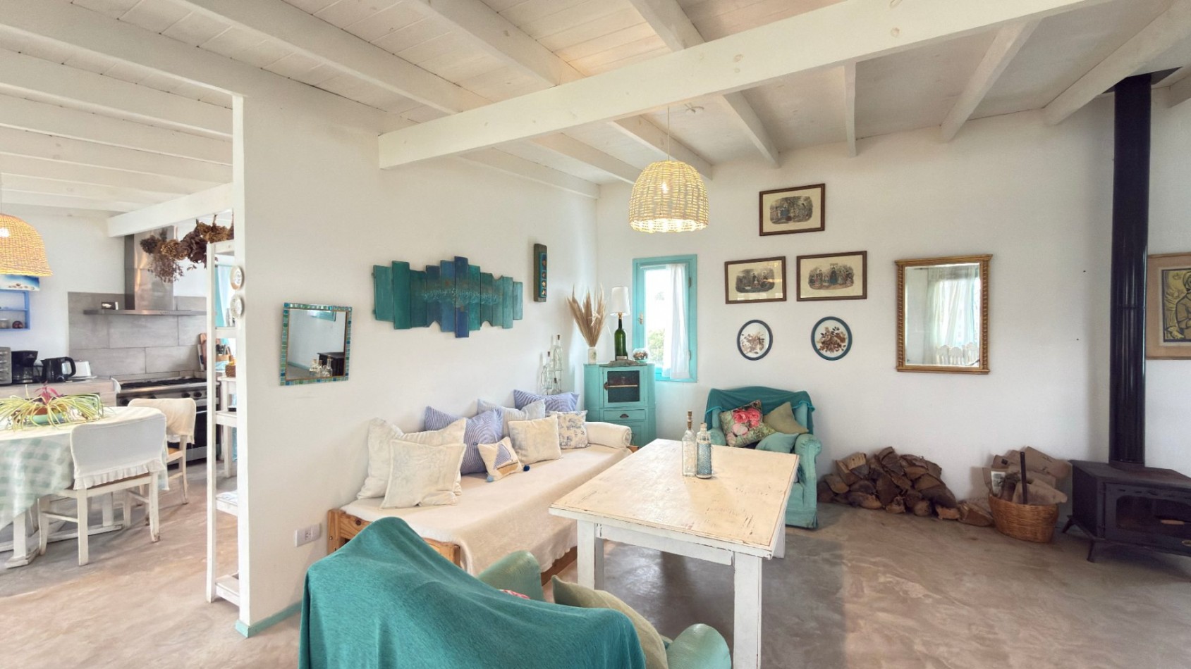 Casa Estilo Campo de 3 ambientes con amplio parque en San Eduardo del Mar
