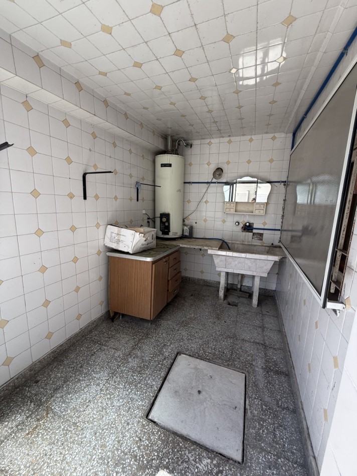 APTO CREDITO Chalet 4 ambientes con garage + departamento