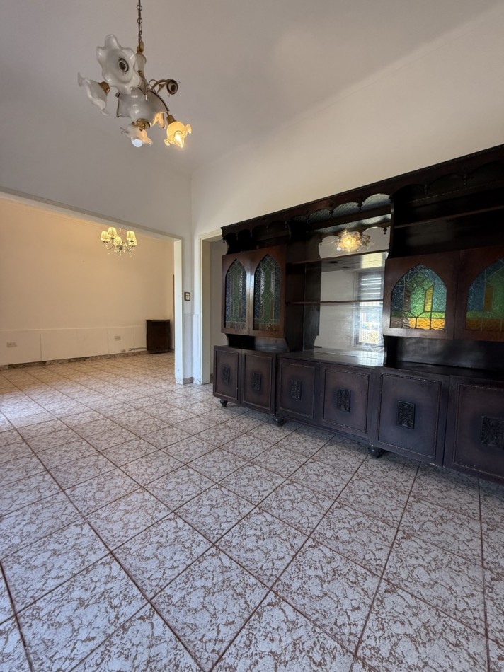 APTO CREDITO Chalet 4 ambientes con garage + departamento