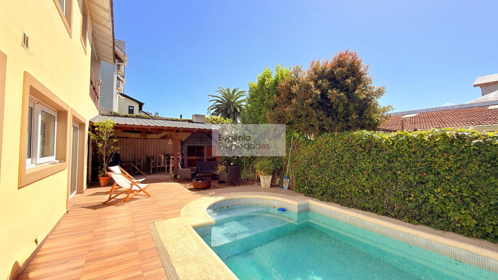 CASA EN PLAYA GRANDE (GRUPOS FAMILIARES UNICAMENTE)