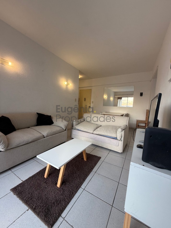 Reciclado| Departamento 2 ambientes al frente con vista panoramica | Arenales 2300 | Plaza Colon