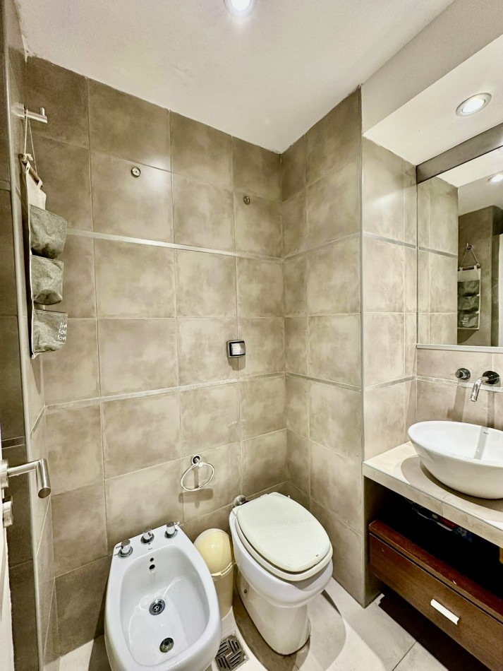 VENTA SEMIPISO 3 AMBIENTES - CATAMARCA 2300 