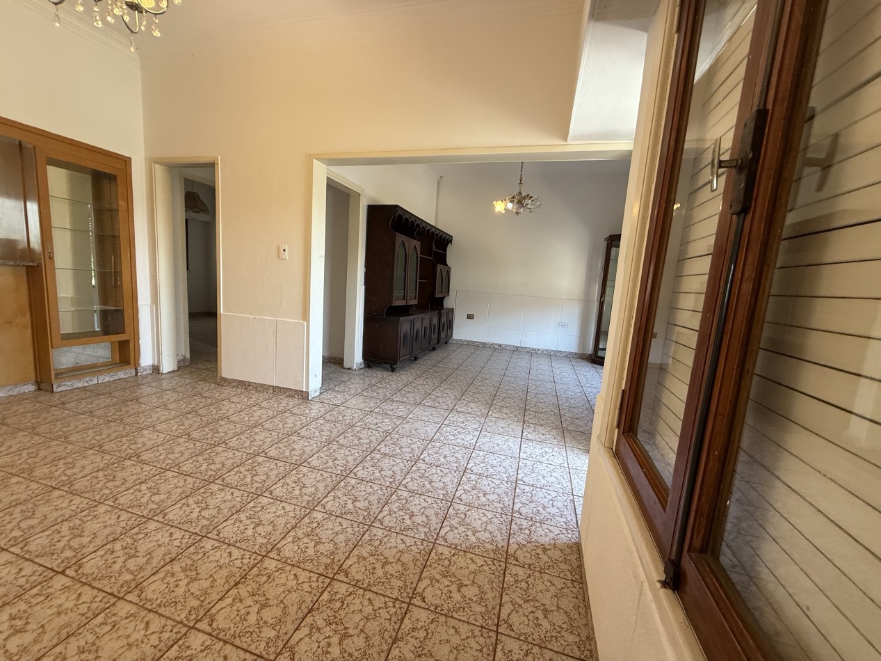 APTO CREDITO Chalet 4 ambientes con garage + departamento