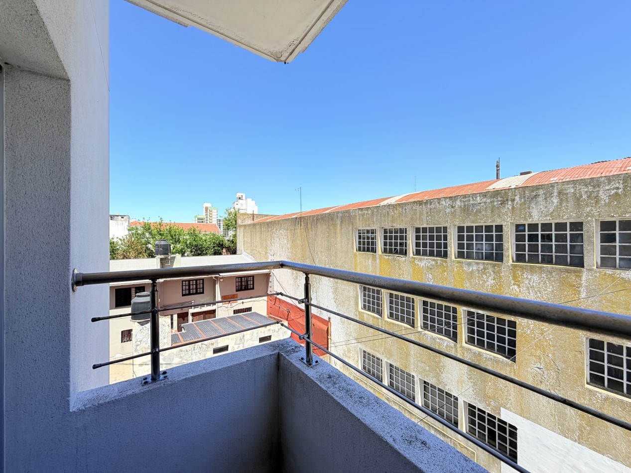 ALQUILER RESIDENCIAL SEMIPISO 3 AMBIENTES - CATAMARCA 2300 