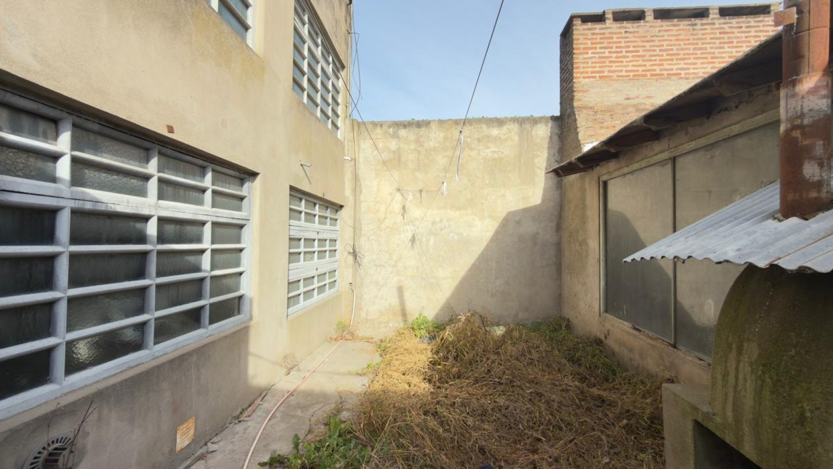 GALPON EN VENTA o ALQUILER 300 MTR2
