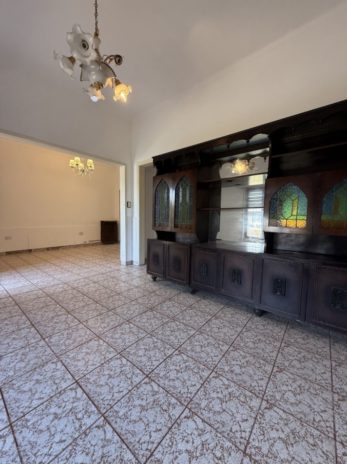 APTO CREDITO Chalet 4 ambientes con garage + departamento