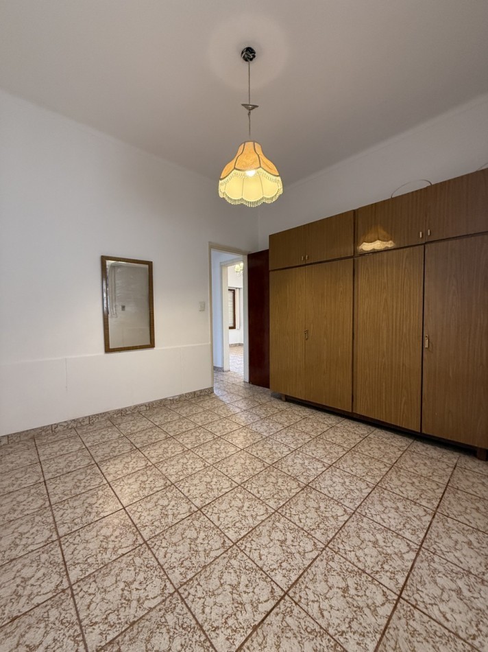 APTO CREDITO Chalet 4 ambientes con garage + departamento