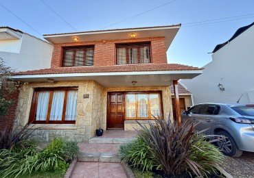 VENTA CHALET 4 AMBIENTES  - BENEDETTO CROCCE 2700