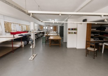 GALPON EN VENTA 300 MTR POSIBILIDAD ALQUILER COMERCIAL RUBRO TEXTIL